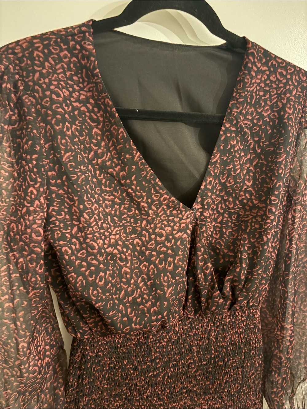 BLACK & RUST PRINT SMOCKED MINI DRESS - Picture 4 of 5
